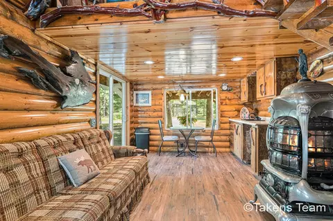 Living - 5494 W Wingleton, Baldwin, MI 49304 photo 4 of 4