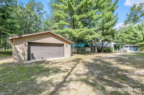 Exterior - 5494 W Wingleton, Baldwin, MI 49304 photo 2 of 10