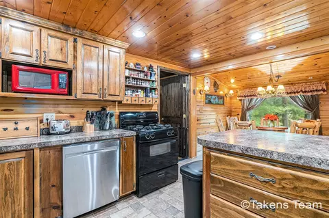 Kitchen - 5494 W Wingleton, Baldwin, MI 49304 photo 3 of 3