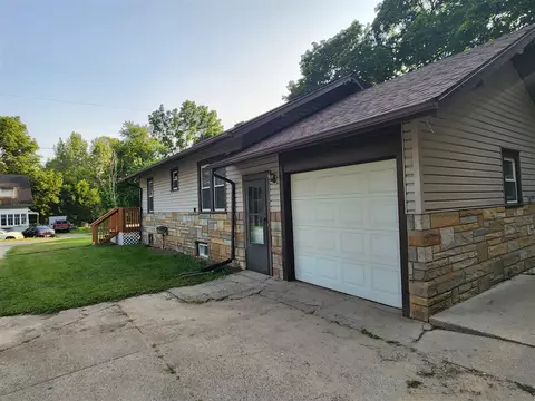 800 E Main, Ionia, MI 48846 photo 4