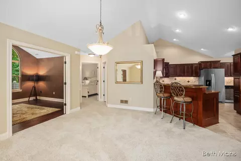 1021 Bridge Crst, Ada, MI 49301 photo 8
