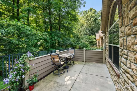 1021 Bridge Crst, Ada, MI 49301 photo 19