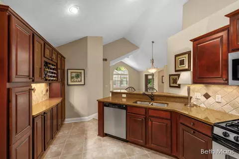 1021 Bridge Crst, Ada, MI 49301 photo 6
