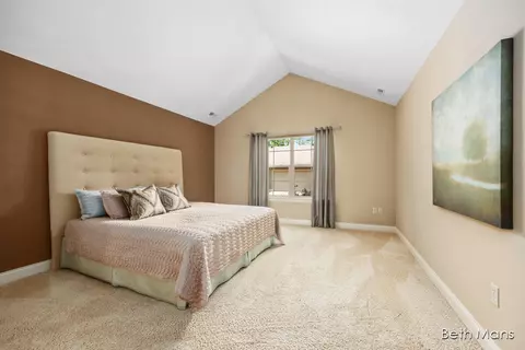 1021 Bridge Crst, Ada, MI 49301 photo 11