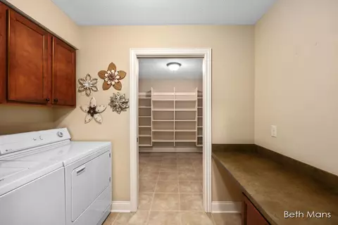 1021 Bridge Crst, Ada, MI 49301 photo 18