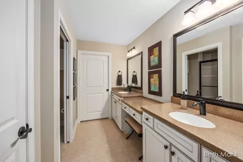 1021 Bridge Crst, Ada, MI 49301 photo 12