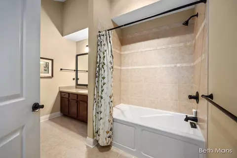 1021 Bridge Crst, Ada, MI 49301 photo 17