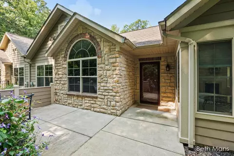1021 Bridge Crst, Ada, MI 49301