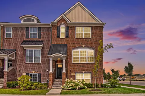 47652 Alden, Northville, MI 48168