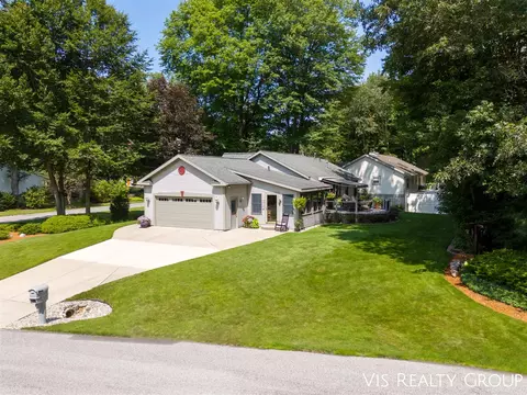 6788 Beech Crk, Fruitport, MI 49415