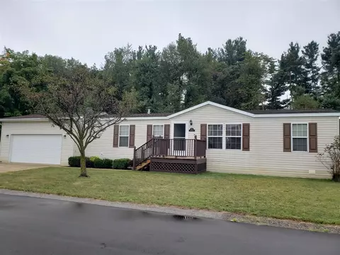 3572 Hollyfield, Cedar Springs, MI 49319