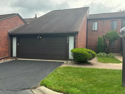 3076 Lindenwood #82, Dearborn, MI 48120
