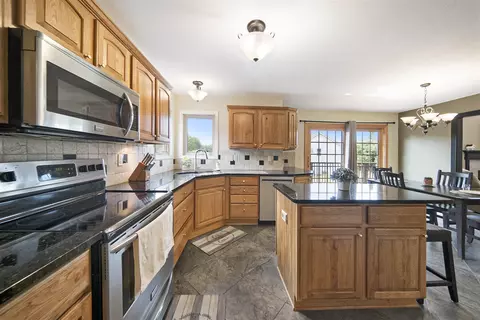 335 E Castlebury, Saline, MI 48176 photo 13