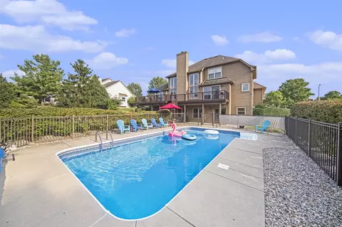 335 E Castlebury, Saline, MI 48176 photo 3