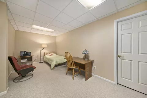 335 E Castlebury, Saline, MI 48176 photo 20
