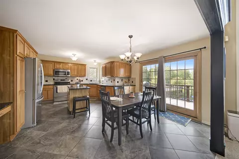 335 E Castlebury, Saline, MI 48176 photo 11