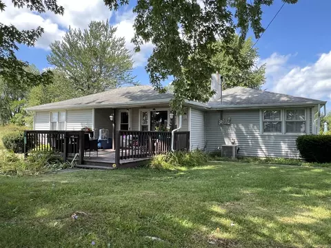 9257 Hagar Shr, Watervliet, MI 49098