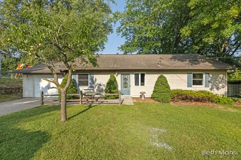 11287 Tebeau, Sparta, MI 49345