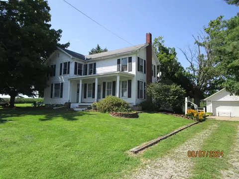 940 Jonesville, Quincy, MI 49082