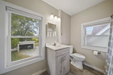 Bath - 1709 E Ganson, Jackson, MI 49202 photo 1 of 1