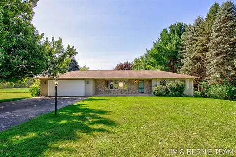 615 W Fennville, Fennville, MI 49408