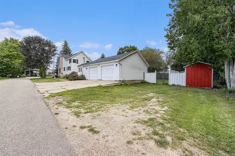 77 2nd, Kent City, MI 49330