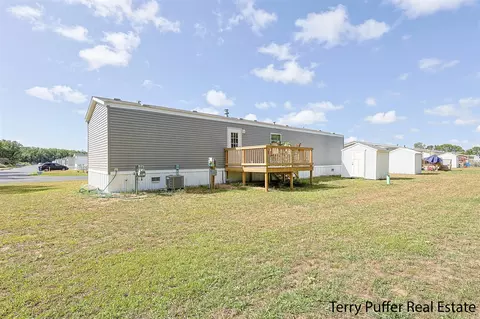 653 E Streambank, Newaygo, MI 49337 photo 10