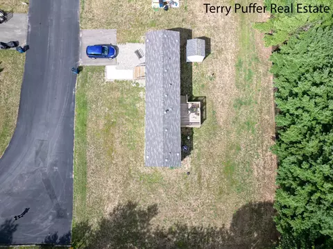 653 E Streambank, Newaygo, MI 49337 photo 4
