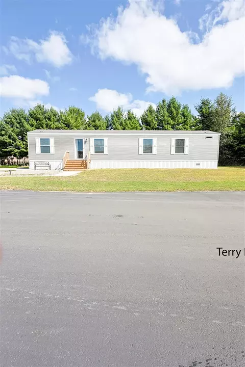 653 E Streambank, Newaygo, MI 49337 photo 19