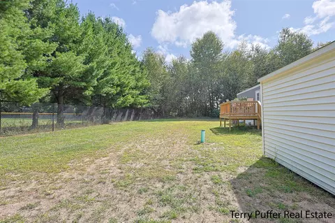 653 E Streambank, Newaygo, MI 49337 photo 16