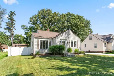 109 E 34th, Holland, MI 49423