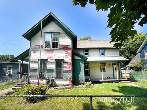 47-49 Straight, Grand Rapids, MI 49504