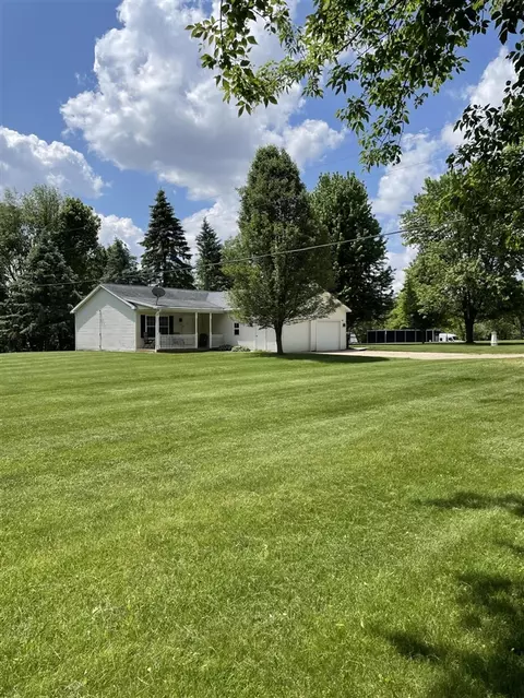 71077109 W Grand River Ave, Saranac, MI 48881