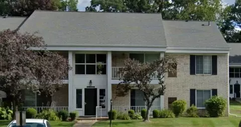 35906 Ann Arbor Trl, Livonia, MI 48150