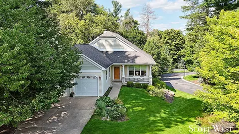 2975 Overlook Smt, Grand Rapids, MI 49546