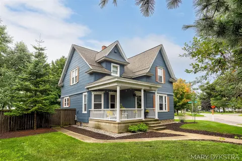 588 S S Shr, Holland, MI 49423