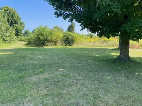 N Cleveland, Galien, MI 49113