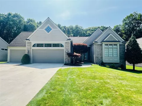 1911 Forest Gln, Norton Shores, MI 49441