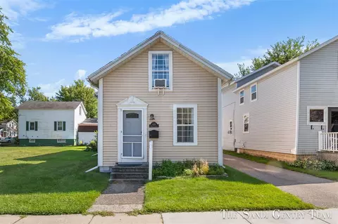 428 Monroe, Grand Haven, MI 49417