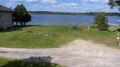 14486 Edgewater, Gregory, MI 48137