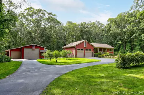 6923 S Walker, Fruitport, MI 49415