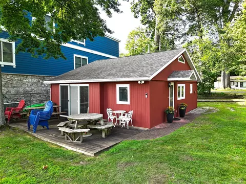 67441 Victory Shr #13, Dowagiac, MI 49047