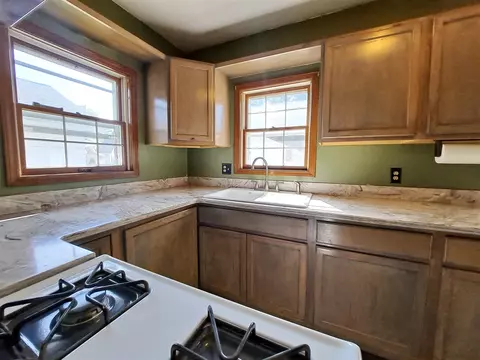 Kitchen - 189 Walcott, Jackson, MI 49203 photo 3 of 3