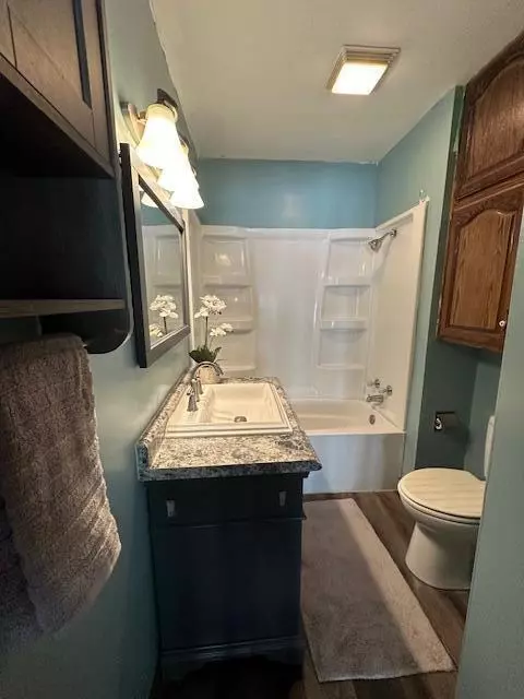 Bath - 189 Walcott, Jackson, MI 49203 photo 1 of 3