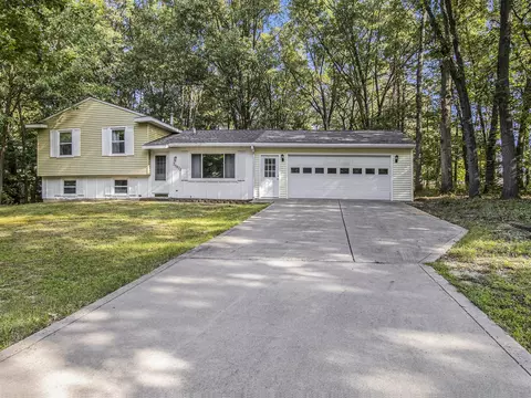 25872 Maple, Mattawan, MI 49071