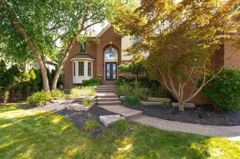 7233 Essex, West Bloomfield, MI 48322