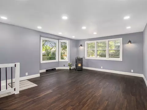 912 Marsh, Plainwell, MI 49080 photo 4