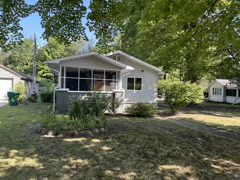 608 Spruce, Dowagiac, MI 49047