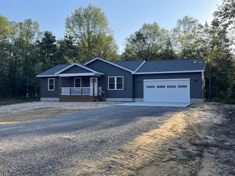 3106 Maple Is, Ravenna, MI 49451