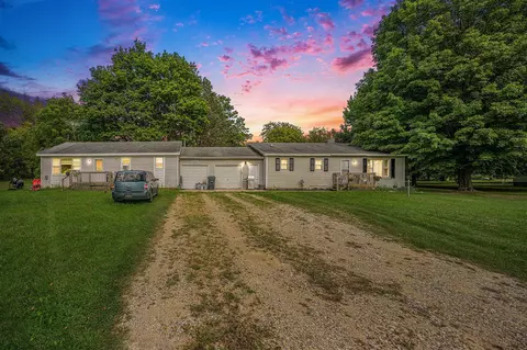 30623 30th, Paw Paw, MI 49079
